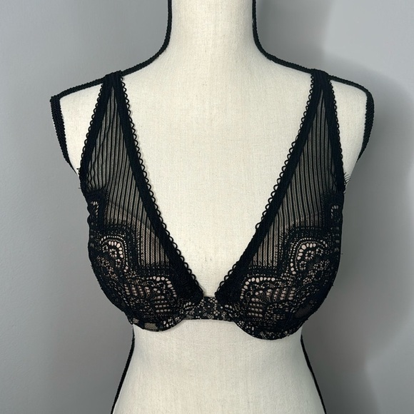 Victoria's Secret Other - Victoria’s Secret Women’s Black/Beige Lace Mesh Dream Angel Push Up Bra Sz 34 D
